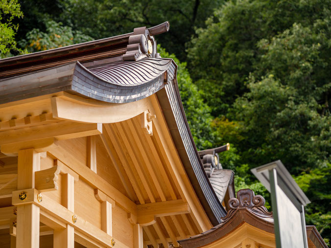 美しい屋根の反り