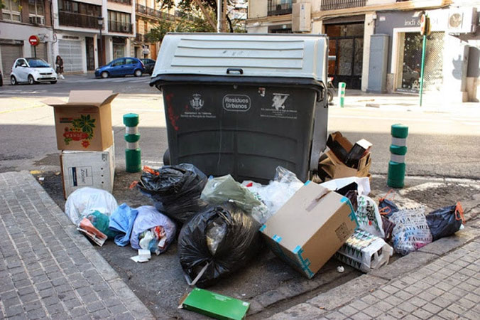 La suciedad de las calles de Valencia es una lacra que afecta día a día a los ciudadanos/as y a nuestra calidad de vida.