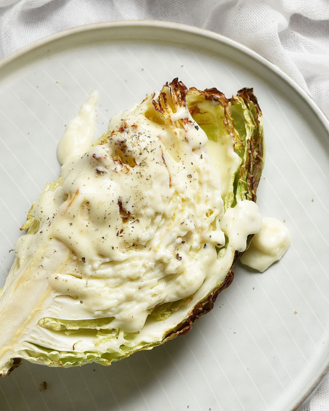 Gerösteter Wirsing Alfredo, Wirsing aus dem Airfryer mit Käse-Soße, schnell gemacht, 15 Minuten Rezept