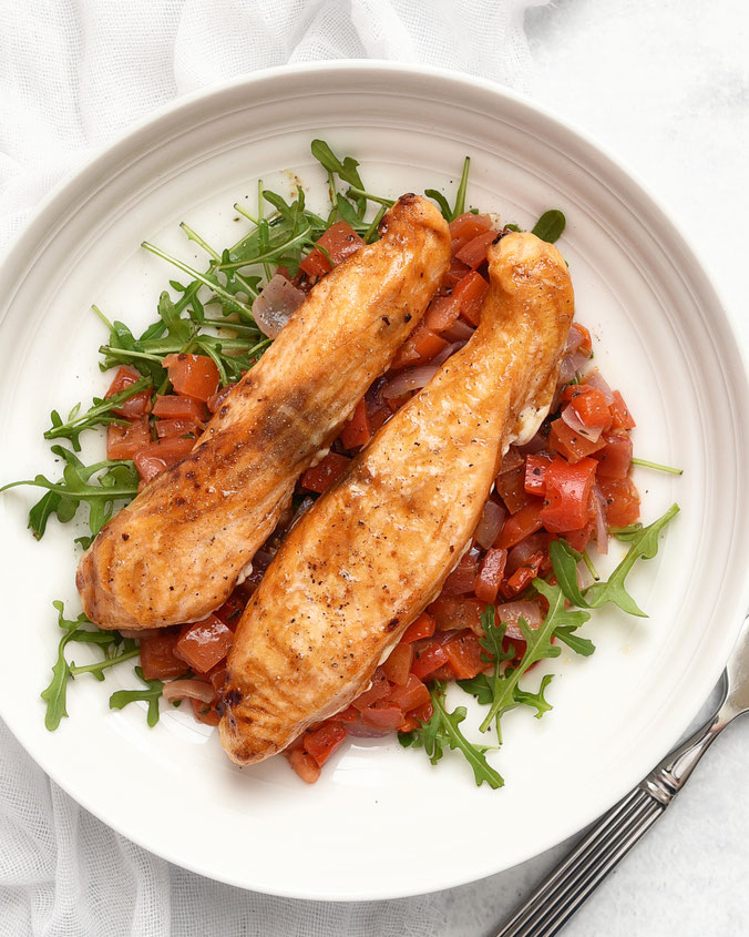 Teriyake Lachs aus dem Airfryer auf Tomatensalsa