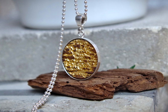 Holzschmuck aus Altholz mit 925 Silber, Edelstahl, Blattgold, Platin oder Kupfer