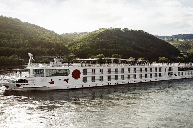 Flusskreuzfahrtschiff A-ROSA AQUA auf dem Rhein 2026
