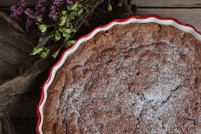 Schokotarte mit Blumen