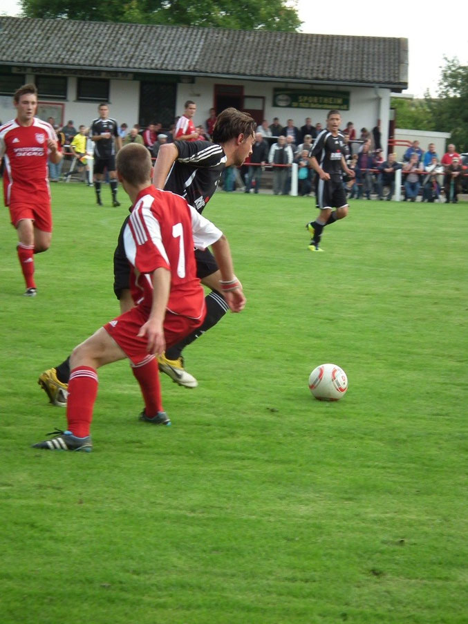 Bilder vom Vorrundenspiel gegen den VfL Dreihausen