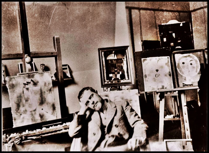 Pedro Meier – Paul Klee (1879–1940) Atelier Bern 1922. Archiv Pedro Meier Multimedia-Künstler & Schriftsteller Niederbipp Oberaargau. Pedro Meier Zitat: » Paul Klee, einer meiner Lieblingsmaler, der mich immer wieder inspiriert und auf neue Ideen bringt.«