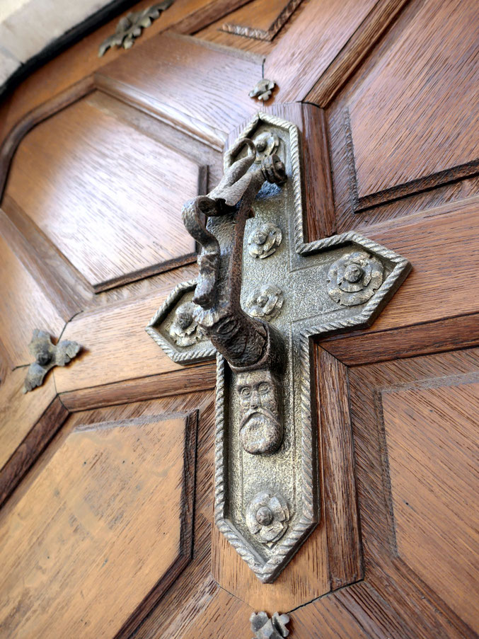 Heurtoir sur la porte d'entrée