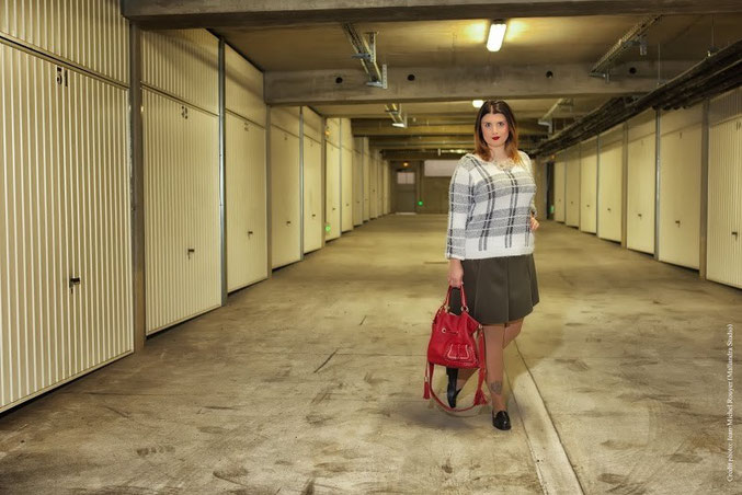 CHIC WITH CURVES BLOG MODE MARSEILLE LOOK JUPE TRAPEZE PATINEUSE NEW LOOK PULL DOUX MOCASSINS SAC LANCEL PREMIER FLIRT ROUGE COLLIER CLAIRES