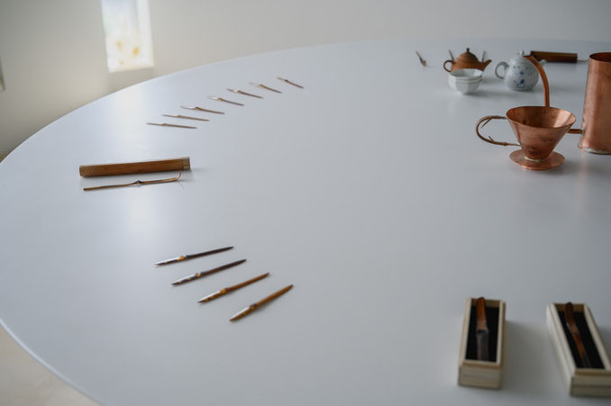 東京のMIN GALLERYに納品しました煤竹茶杓と菓子切り