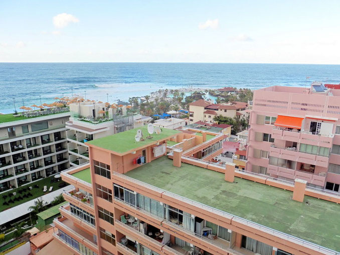 Meerblick über die Dächer von Puerto de la Cruz