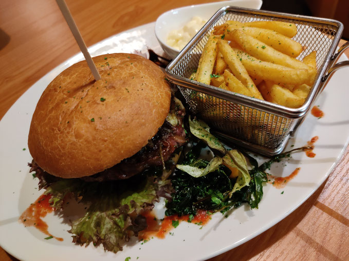 Beef Burger - mit hausgemachten Zwiebelchutney 