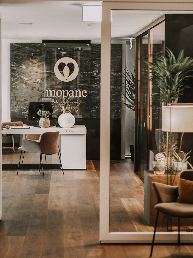 "Sei gut zu Dir" - Einganz zum SPA Mopane