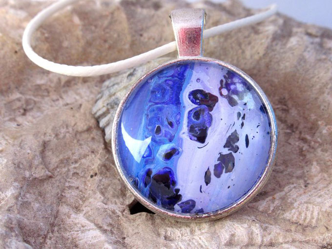 collier-fille-femme-violet-bleu-nacre-bijou-fantaisie-royan-art-collection-cadeau-original-moderne-feminin