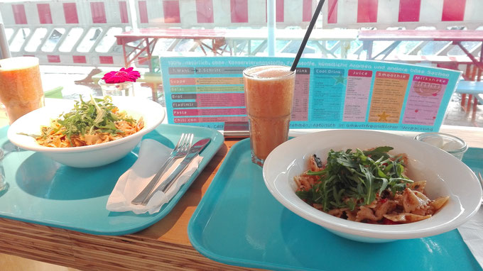 Smoothies und italienischer Nudelsalat mm!leckerbar Freiburg
