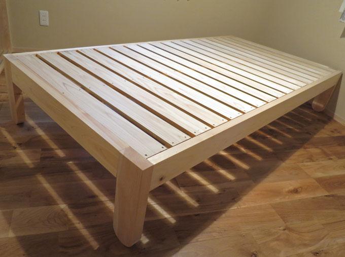 大工手づくりの造作ベッド