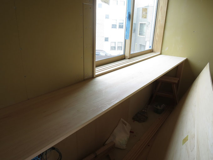 廊下にも造り付けの造作家具