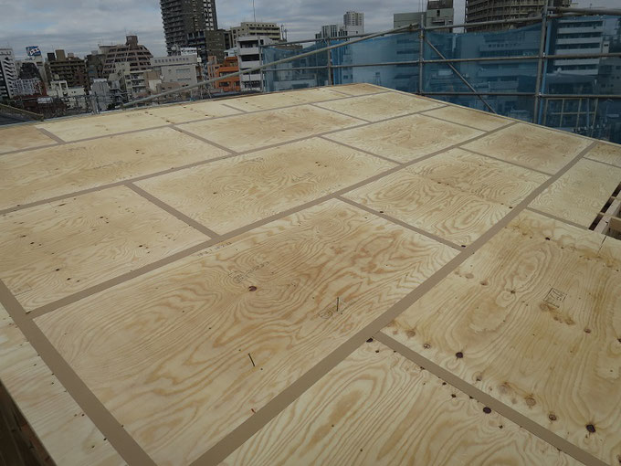 野地板の施工です