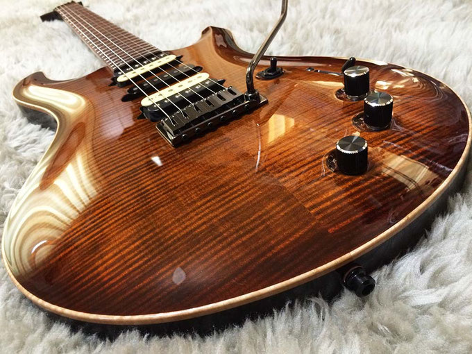 Archtop DC Custom 完成 - 静岡のY.O.S.ギター工房 オーダー Archtop DC Custom 完成 - 静岡のY.O.S.ギター工房 オーダー