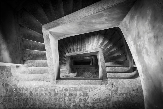 Escaleras que suben a la terraza