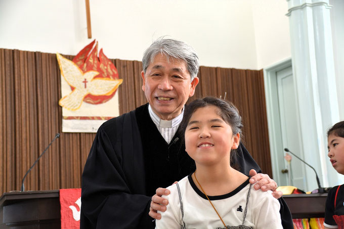 2026年6月14日(日)生まれた時から毎年こども祝福礼拝に与ってこられた双子ちゃんたちです。