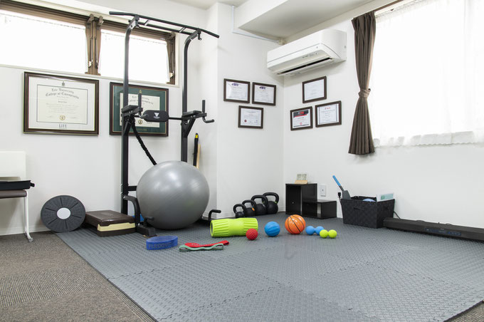 OUMI Sports Chiropractic | Kenichi Oumi, DC