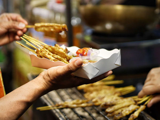  Besucht den Aarhus Street Food Market und probiert euch durch die vielfältigen Gerichte aus aller Welt.