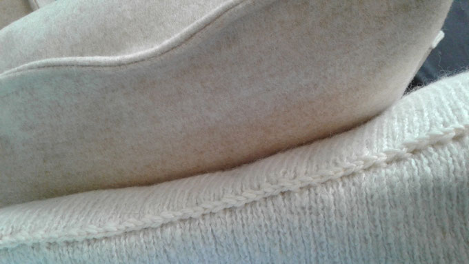 cuscini in lana, decorazione a mano