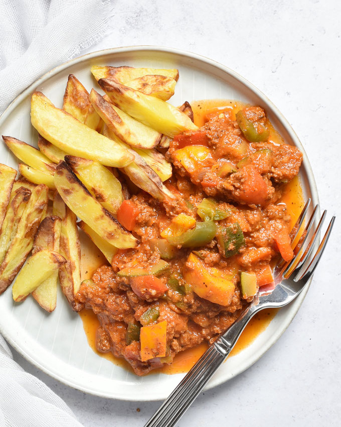 Bolognese-Gemüse mit Kartoffelspalten Rezept