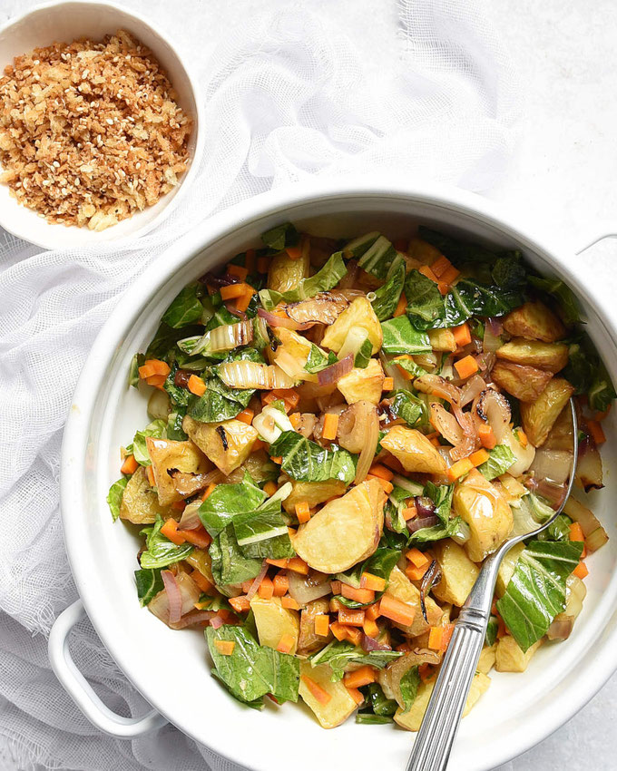 Pak Choi Kartoffelgemüse mit Sesam Crunch