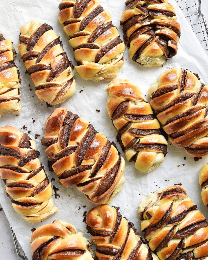 Backkartoffel mit Spiegelei und Senfcreme
