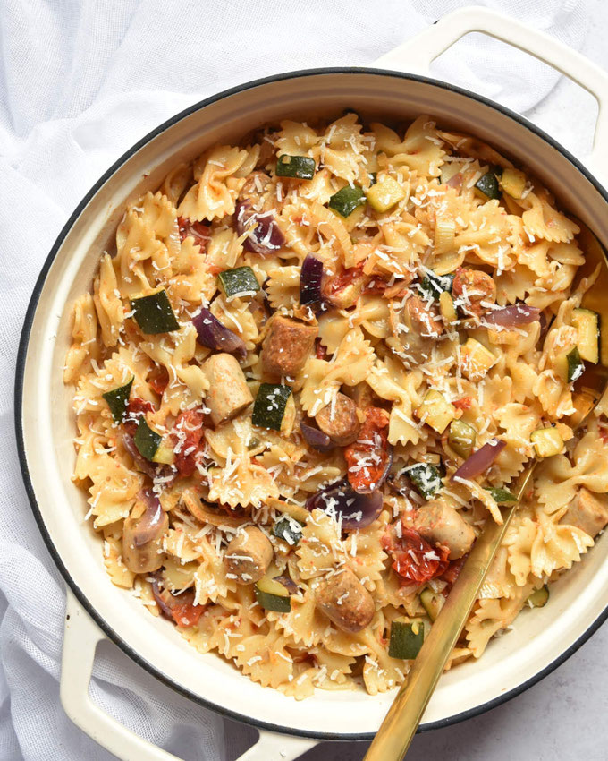 Fenchel Ofengemüse Pasta mit Bratwürstchen Rezept