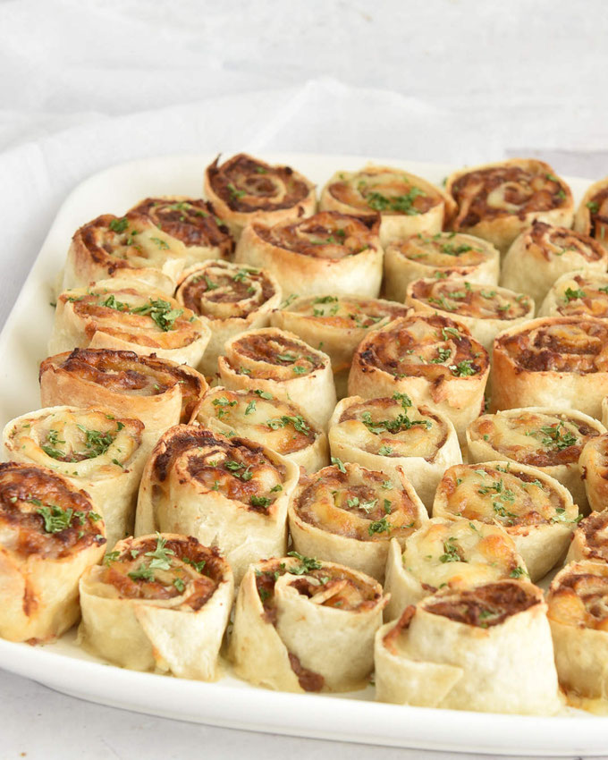 Hack Tortilla Röllchen backen oder grillen auch ein tolles Fingerfood für das nächste Partybuffet, vegetarisch und vegan machbar