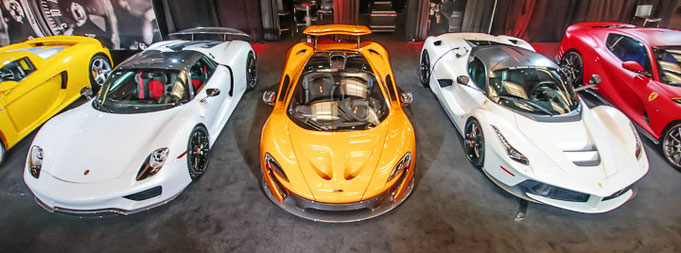 3 supercars hybrides au salon de l'auto de Toronto en 2024 - Porsche 918 Spyder - McLaren P1 - Ferrari LaFerrari