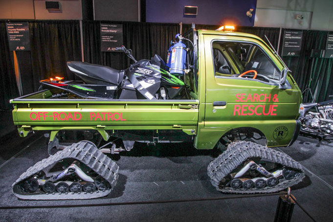 Un Suzuki Carry 1993 de la Zone Performance du Salon de l'Auto de Montréal 2025