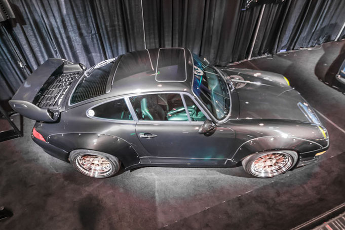 Une Porsche 993 GT2 EVO Tribute de la Zone Performance du Salon de l'Auto de Montréal 2025