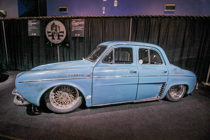 Une Renault Dauphine Gordini 1961 de la Zone Performance du Salon de l'Auto de Montréal 2025