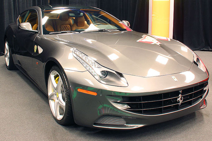 FERRARI FF