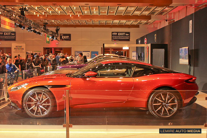 ASTON MARTIN DB11 - CIAS 2017 Toronto Auto Show