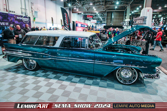 Pontiac Safari 1957 par Kenny's Rod Shop au SEMA 2024