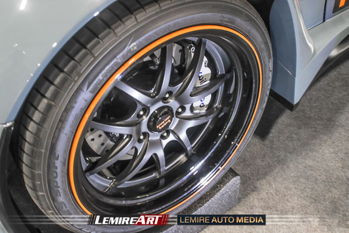 Un gros plan de la roue de la Merkur RS4TI 1987