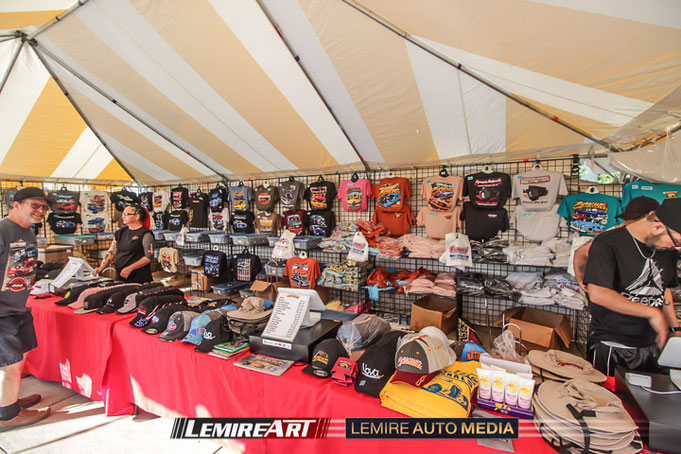 Le kiosque de vente de t-shirts @ Syracuse Nationals 2024