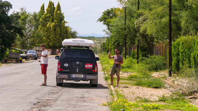 Wir verabschieden uns von Matthias und Datzi sowie von unserem Auto in Otjiwarongo. 👍