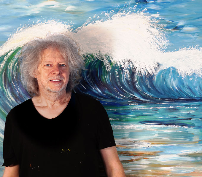 artist Peter Nottrott with his artwork Seascape Breaking Waves XL 7