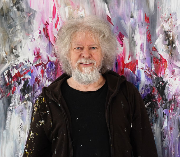 the artist Peter Nottrott with his painting Magenta Black Symphony L 1