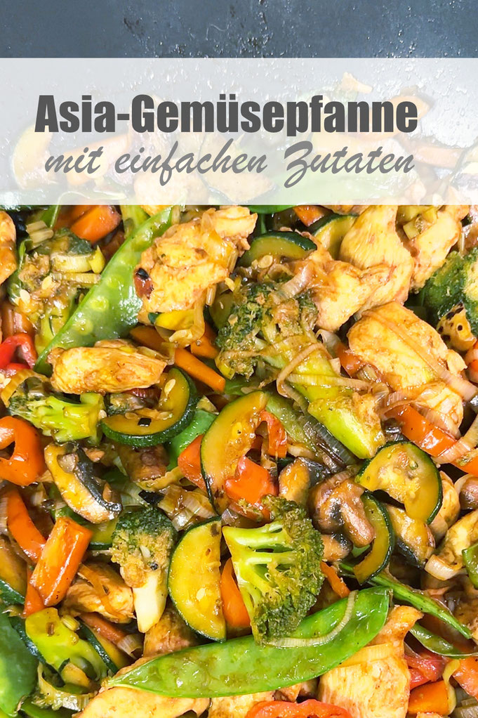 Asia Gemüsepfanne aus dem Wok mit einfachen Zutaten, vegetarisch oder vegan machbar, mit Zucchini, Möhren, Brokkoli, Paprikaschoten, Lauch, Zuckerschoten und Hähnchen oder Tofu, Marinade aus Sojasoße, Ahornsirup und Gemüsebrühe, Airfryer, Thermomix