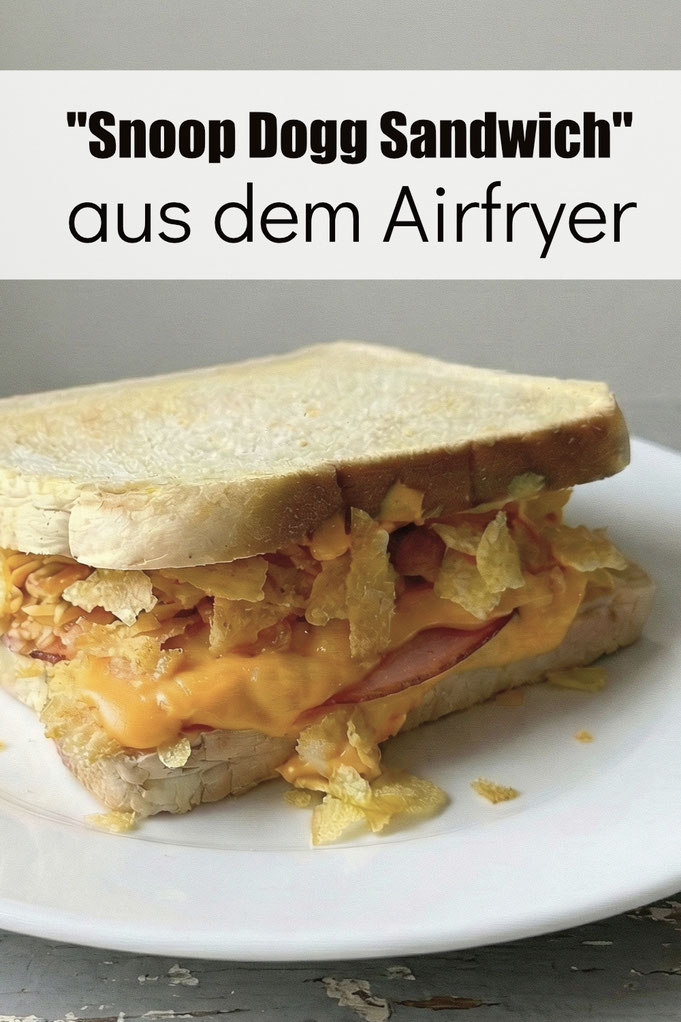 Snoop Dogg Sandwich aus dem Airfryer mit Wurst und Käse und BBQ Chips