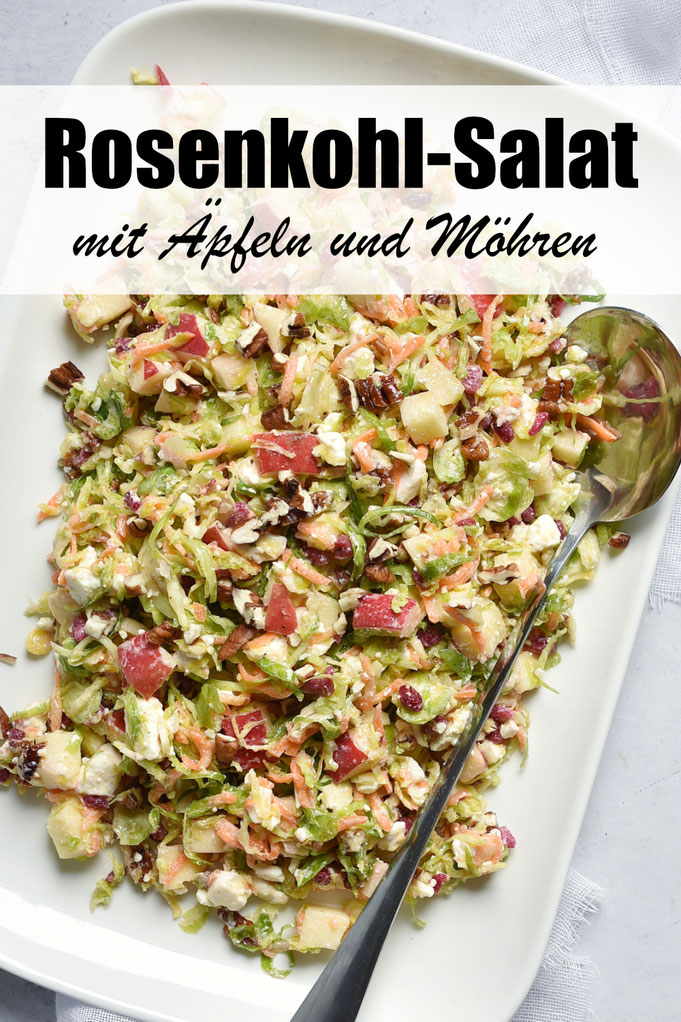 Rosenkohl Salat mit Äpfeln und Möhren und gerösteten Pekannüssen, mit Feta oder veganem Fetaersatz und Honig-Senf Dressing, einfach und sehr lecker, Rezept