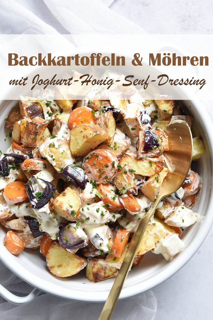 Backkartoffeln und Möhren mit Zwiebeln und Joghurt Honig Senf Dip, einfach und unkompliziert aus dem Airfryer oder Backofen, Feierabend Rezept, vegetarische Beilage oder Hauptgericht, Mittagessen