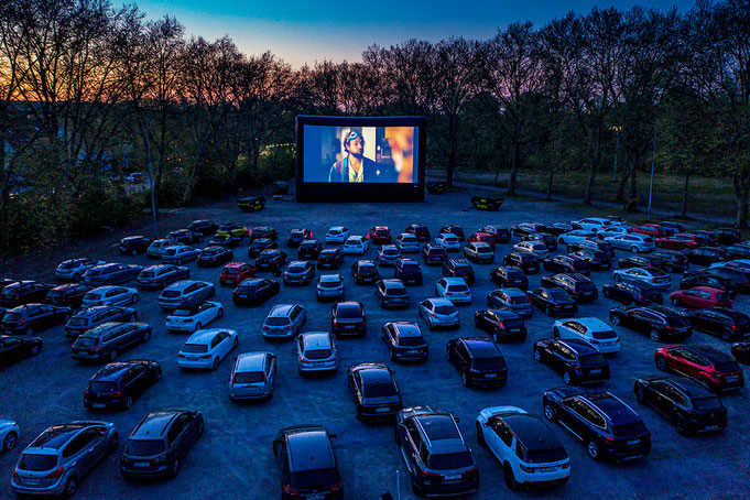 Wo abends derzeit das Autokino vom Filmforum läuft gibt es am 1. Mai-Wochenende tagsüber PKW-Gottesdienste