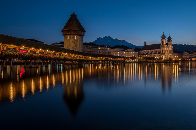 Die Kapellbrücke ist das Wahrzeichen der Stadt Luzern.