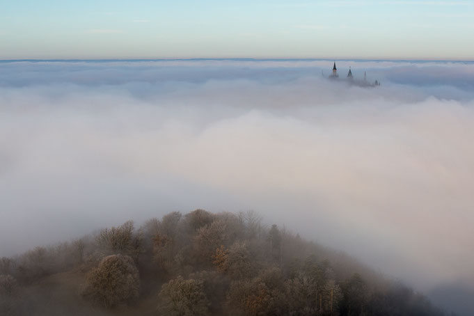 Nebelstimmung an der Burg Hohenzollern.